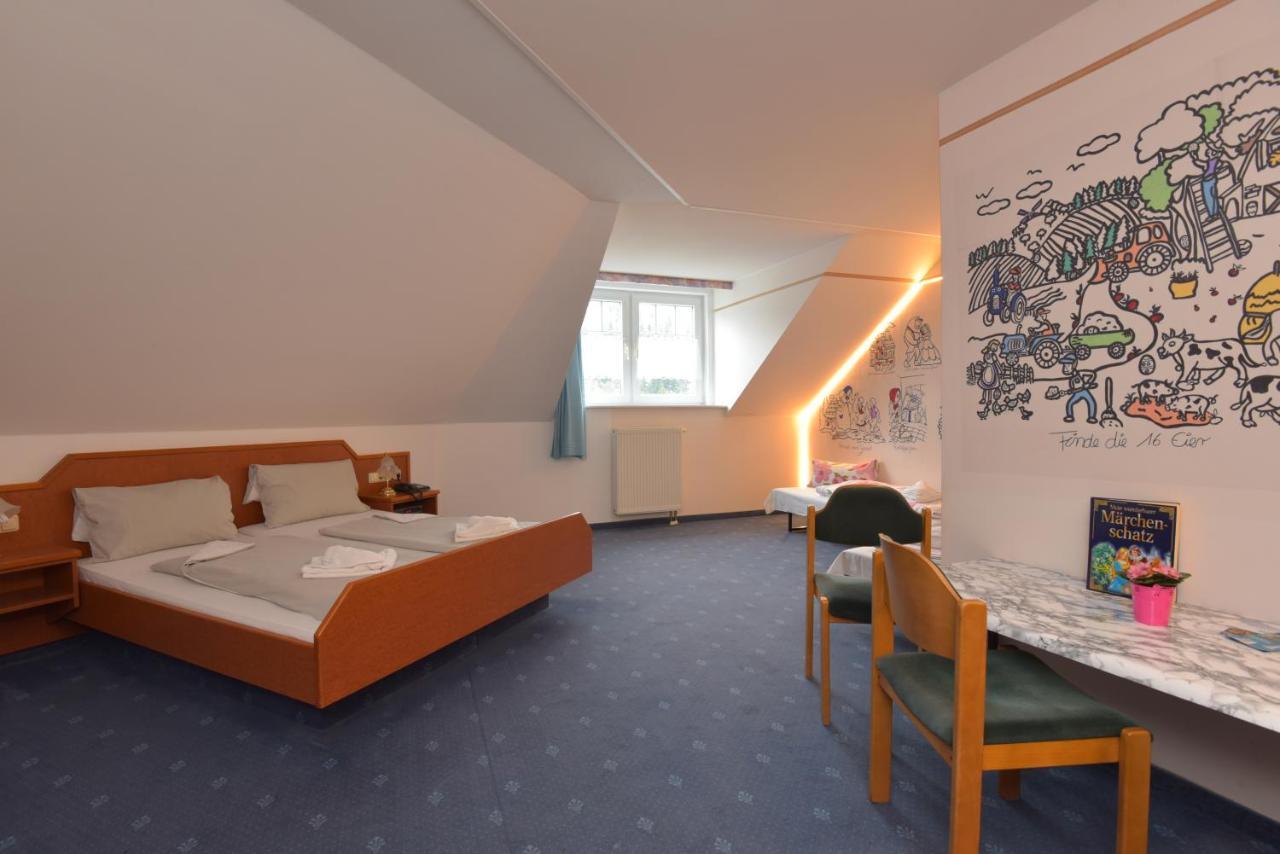 Waldhotel Feldbachtal Neuhaus am Rennweg Bagian luar foto