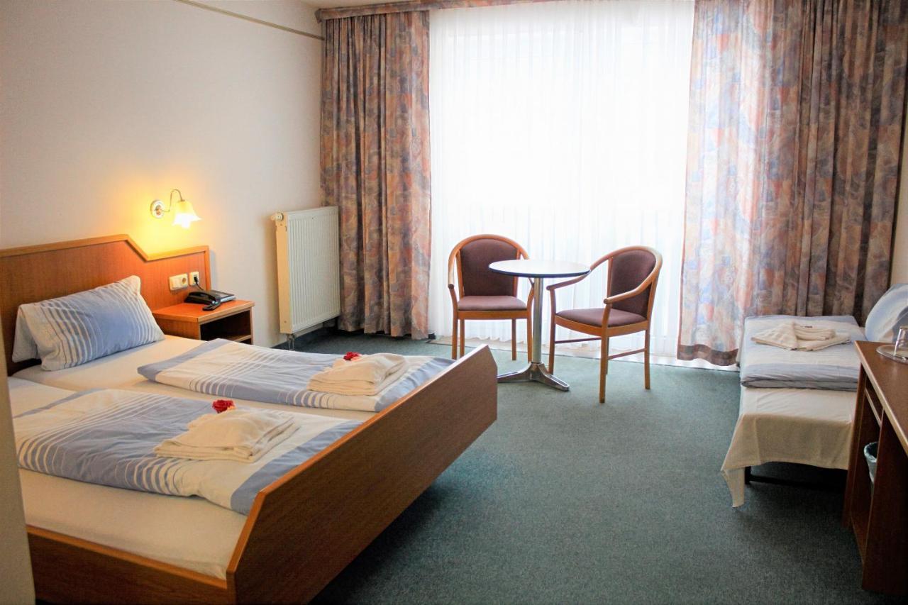Waldhotel Feldbachtal Neuhaus am Rennweg Bagian luar foto