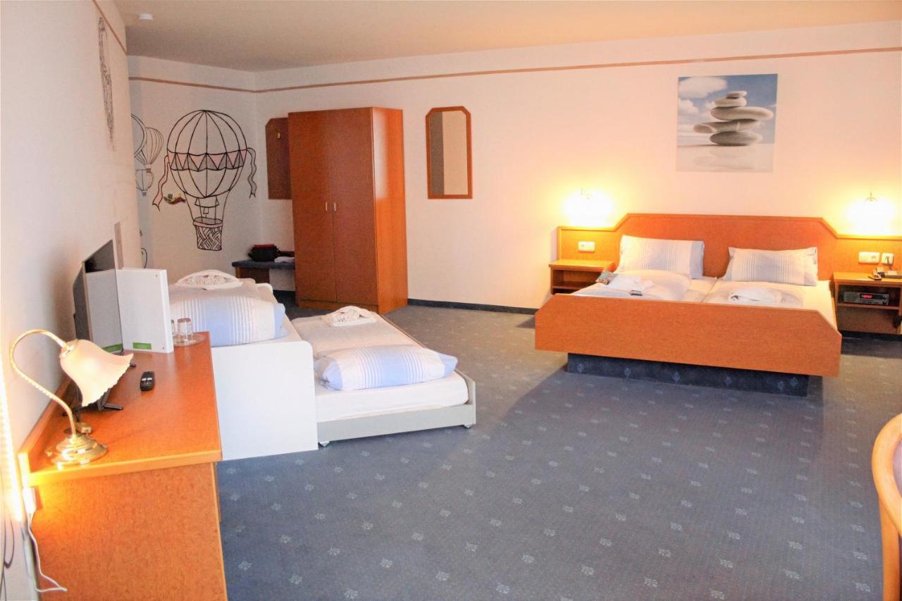 Waldhotel Feldbachtal Neuhaus am Rennweg Bagian luar foto